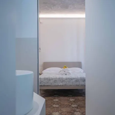Le Stanze Dipinte, Terre Marine 3* La Spezia